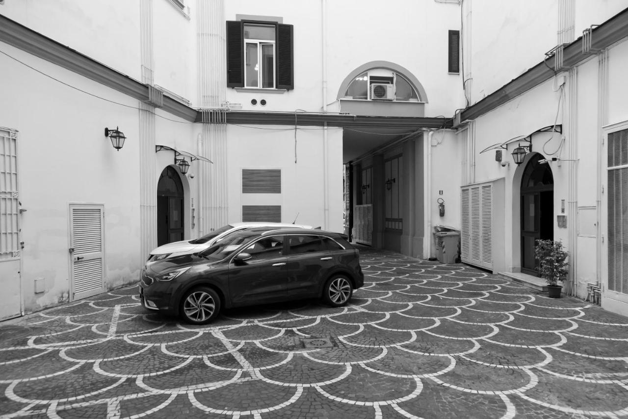 Le Corti di Napoli Apartments Extérieur photo